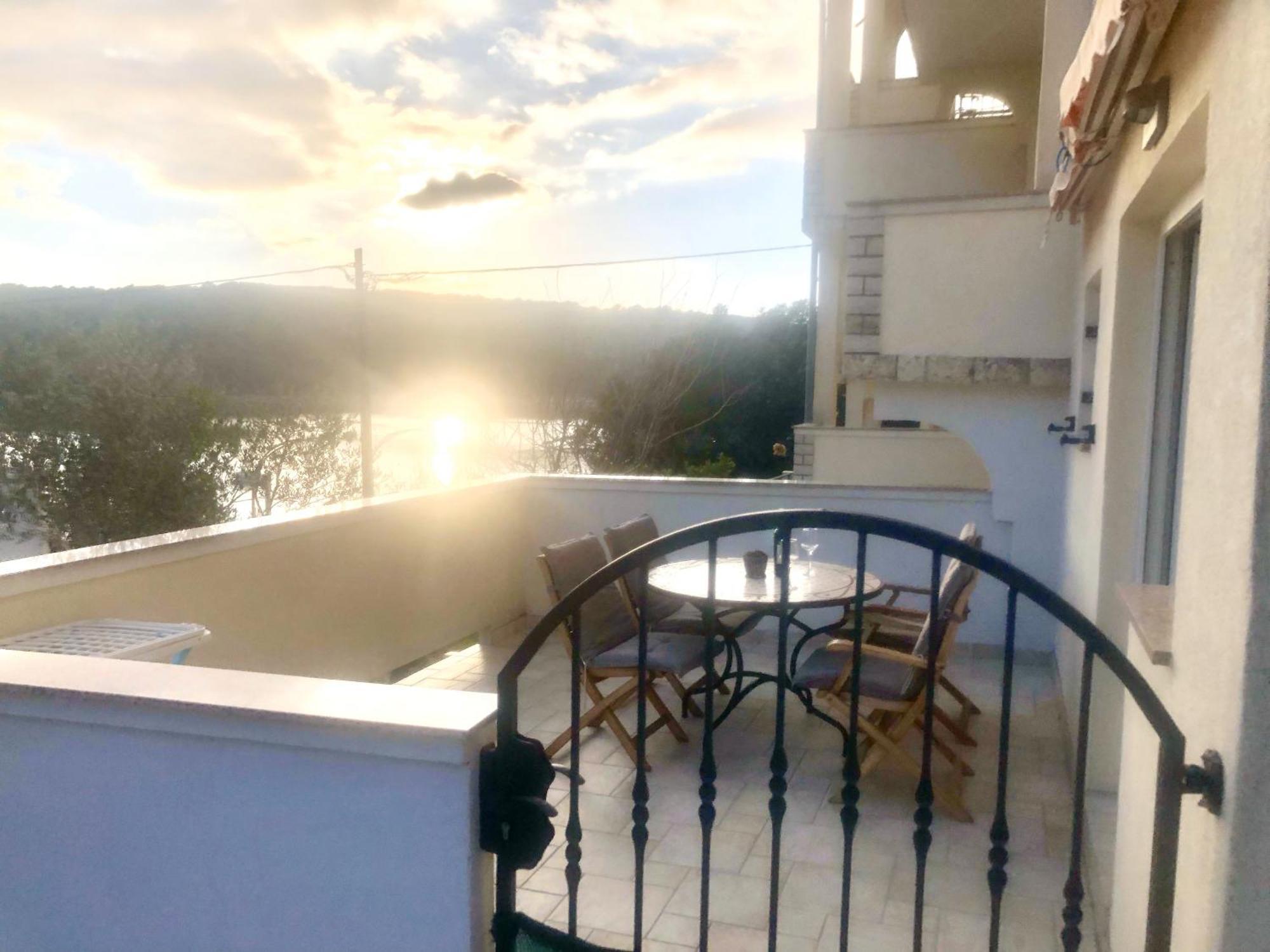 Kampor Apartments Trlika מראה חיצוני תמונה